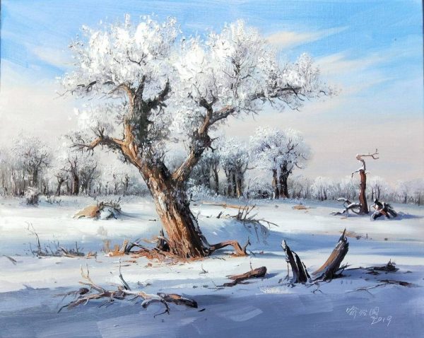 冬日胡杨坚韧不屈