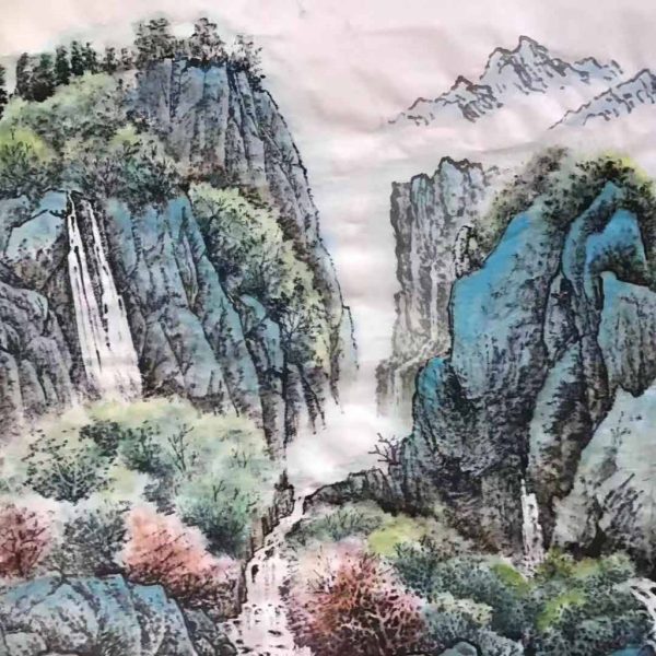 春色托碧水